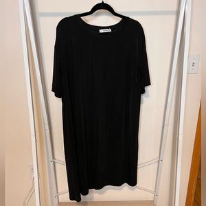 2X black t-shirt dress